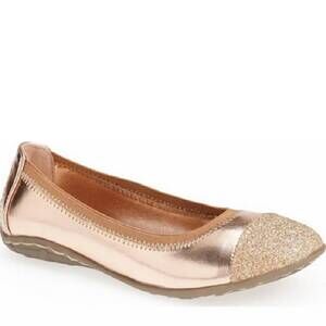 NEW KENNETH COLE girl's buck n roll ballet flat in champagne